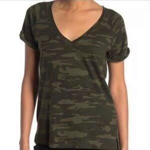 Sanctuary Camo Green V Neck Cotton Rayon Tee Shirt Size Medium